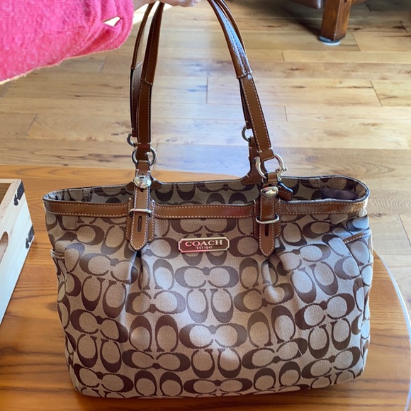 Coach Handbags - Vintage Coach signature handbag